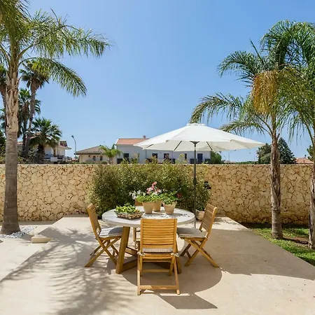 Вилла Raphael Авола