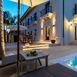 Villa Raphael *