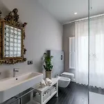 Raphael Villa Avola