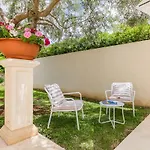 Villa Raphael *